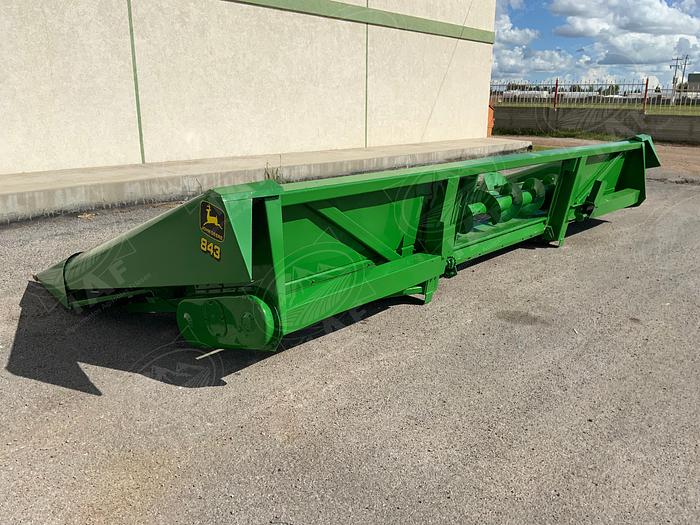 Usado JOHN DEERE 843