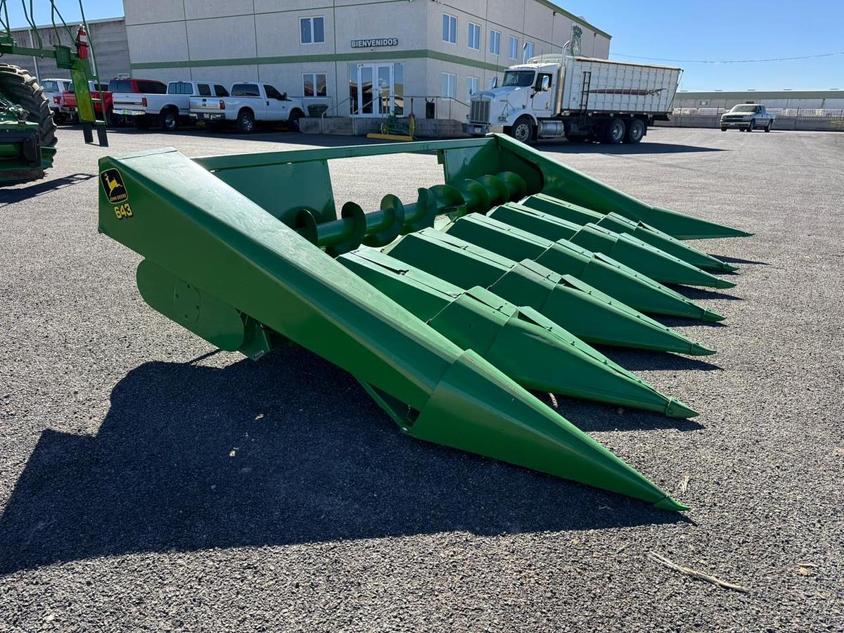 Usado JOHN DEERE® 643
