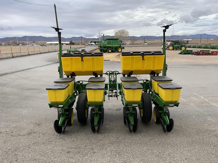 Usado JOHN DEERE® 7100