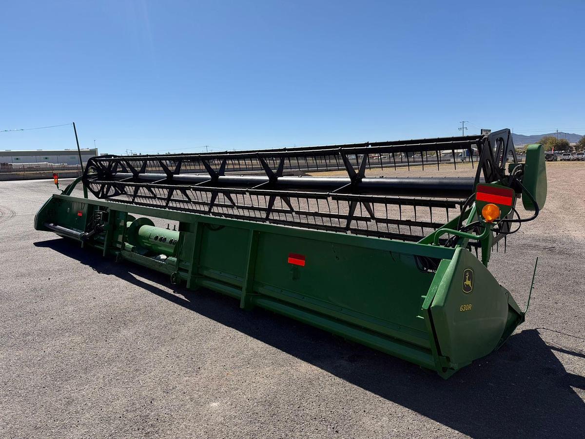 Usado 2005 JOHN DEERE® 630R