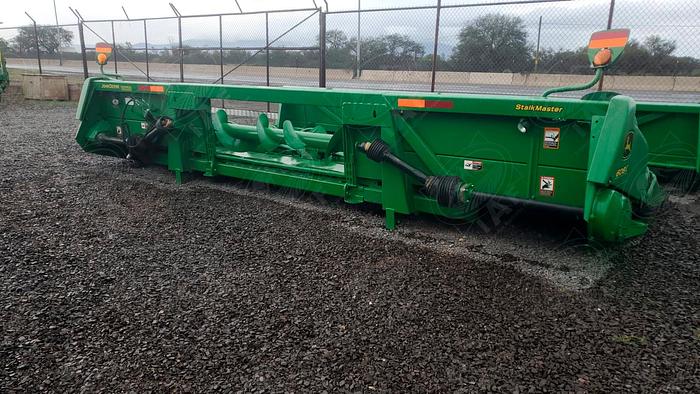 Usado 2010 JOHN DEERE 608C