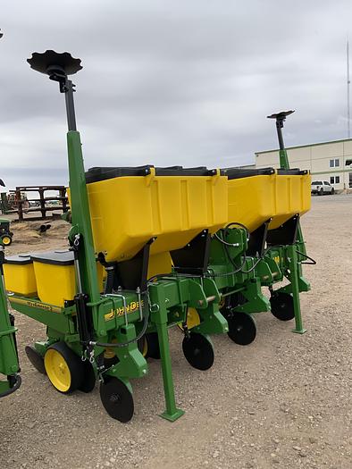 Usado JOHN DEERE® 7100