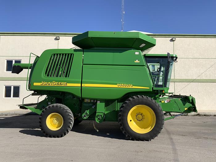 Usado 2003 JOHN DEERE® 9650STS