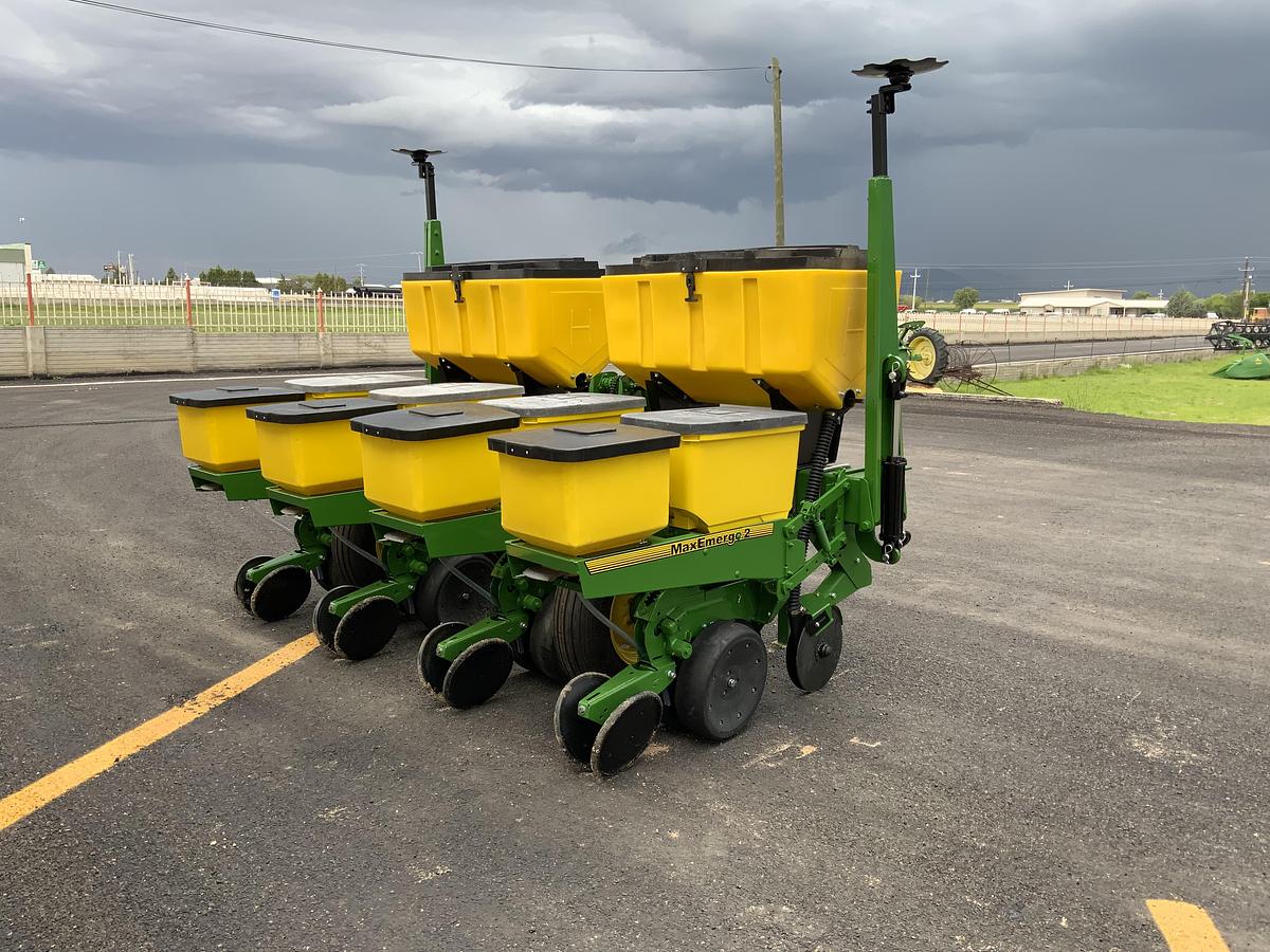 Usado JOHN DEERE® 7100