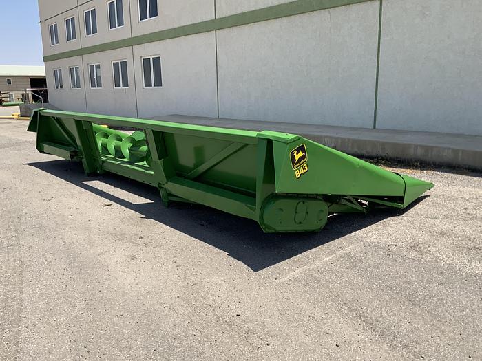 Usado JOHN DEERE® 843