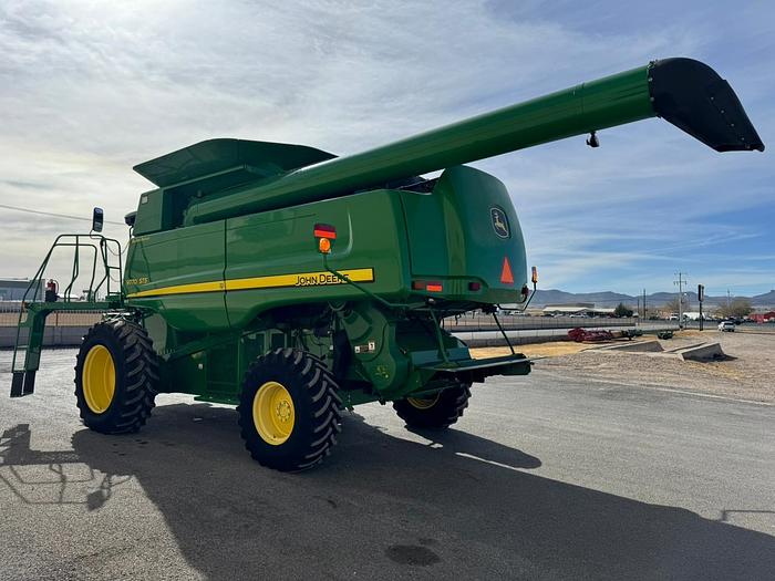 Usado 2009 JOHN DEERE® 9770STS