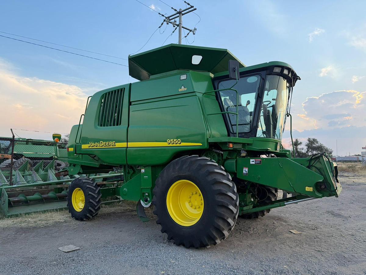 Usado 2003 JOHN DEERE® 9550