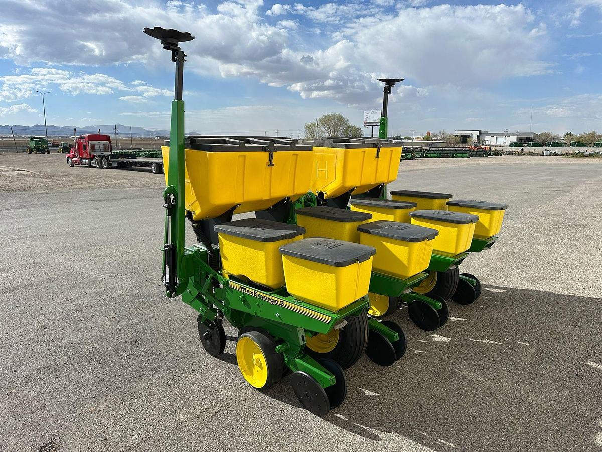 Usado JOHN DEERE® 7100