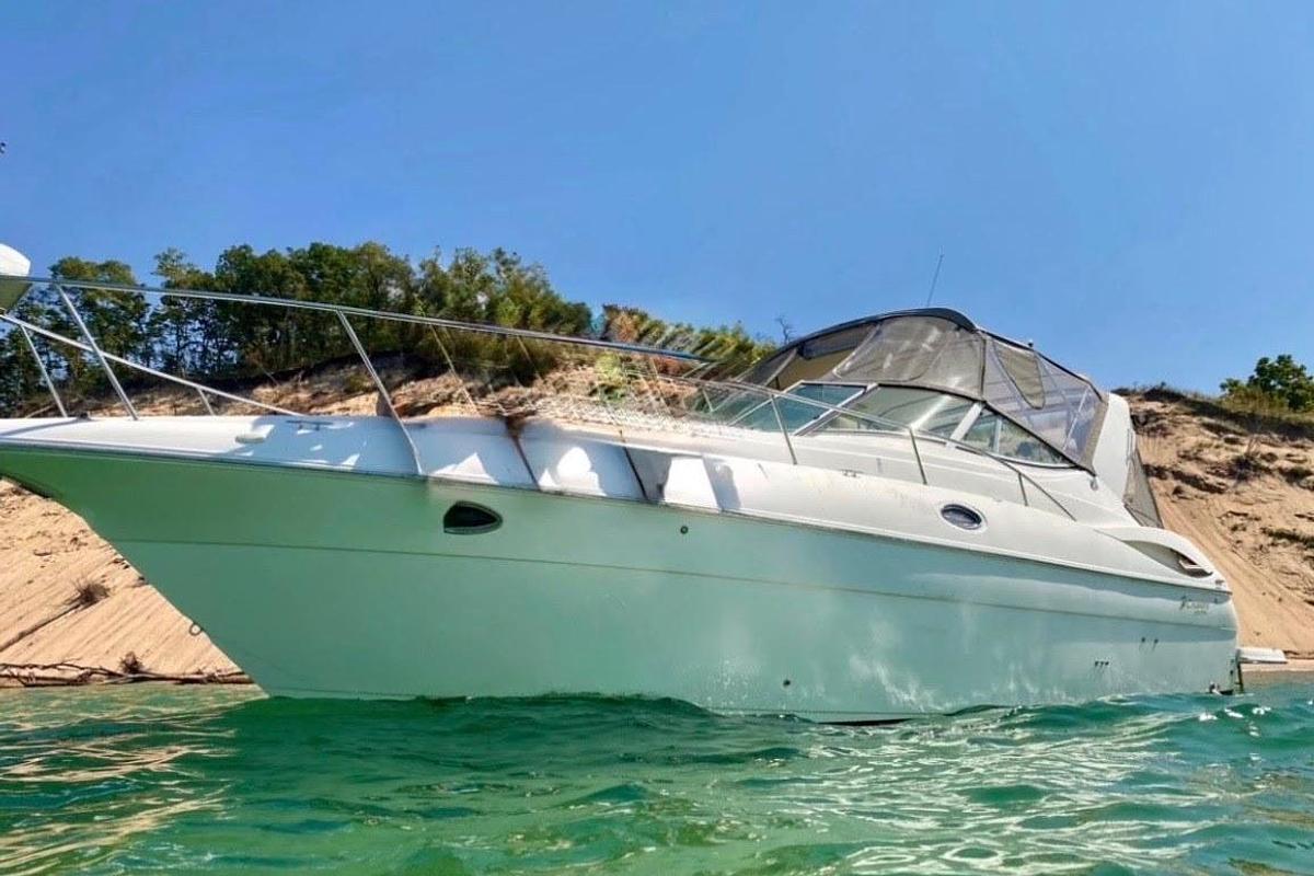 Used 2004 Cruisers 320 Express
