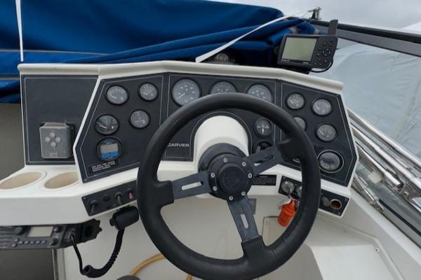 1993 Carver 280 Mid Cabin Express