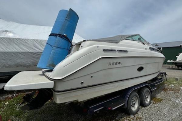 Used 1995 Regal Commodore 258