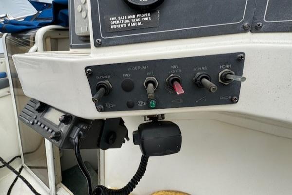 1993 Carver 280 Mid Cabin Express
