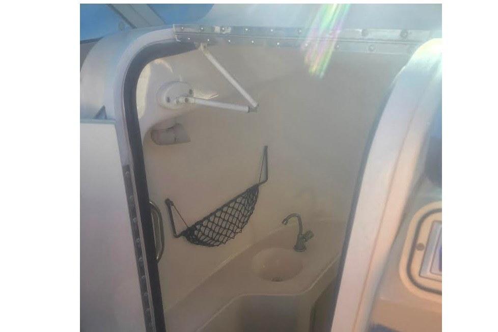 Used 2006 Hurricane SunDeck 260 OB