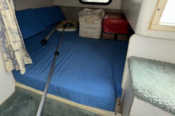1993 Carver 280 Mid Cabin Express