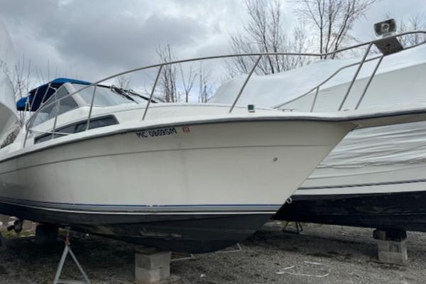 1993 Carver 280 Mid Cabin Express