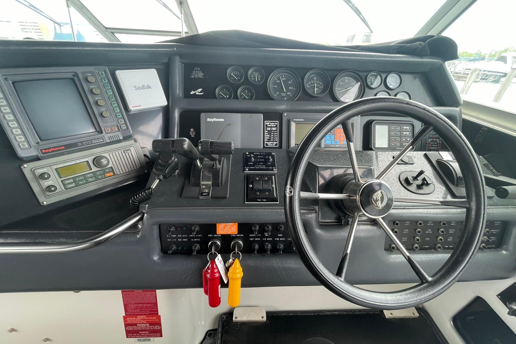 Used 1992 Sea Ray 370 Express Cruiser