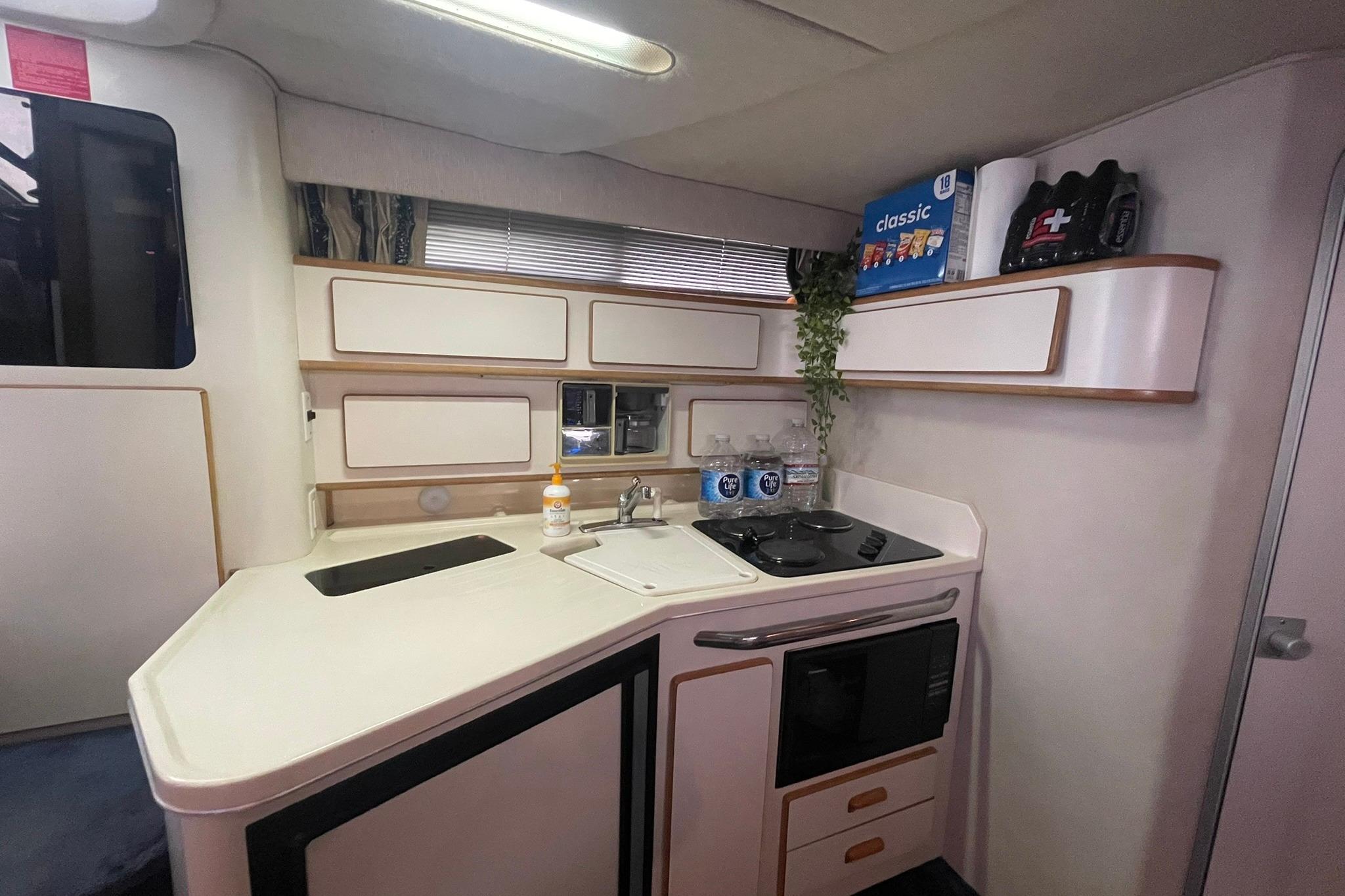 Used 1992 Sea Ray 370 Express Cruiser