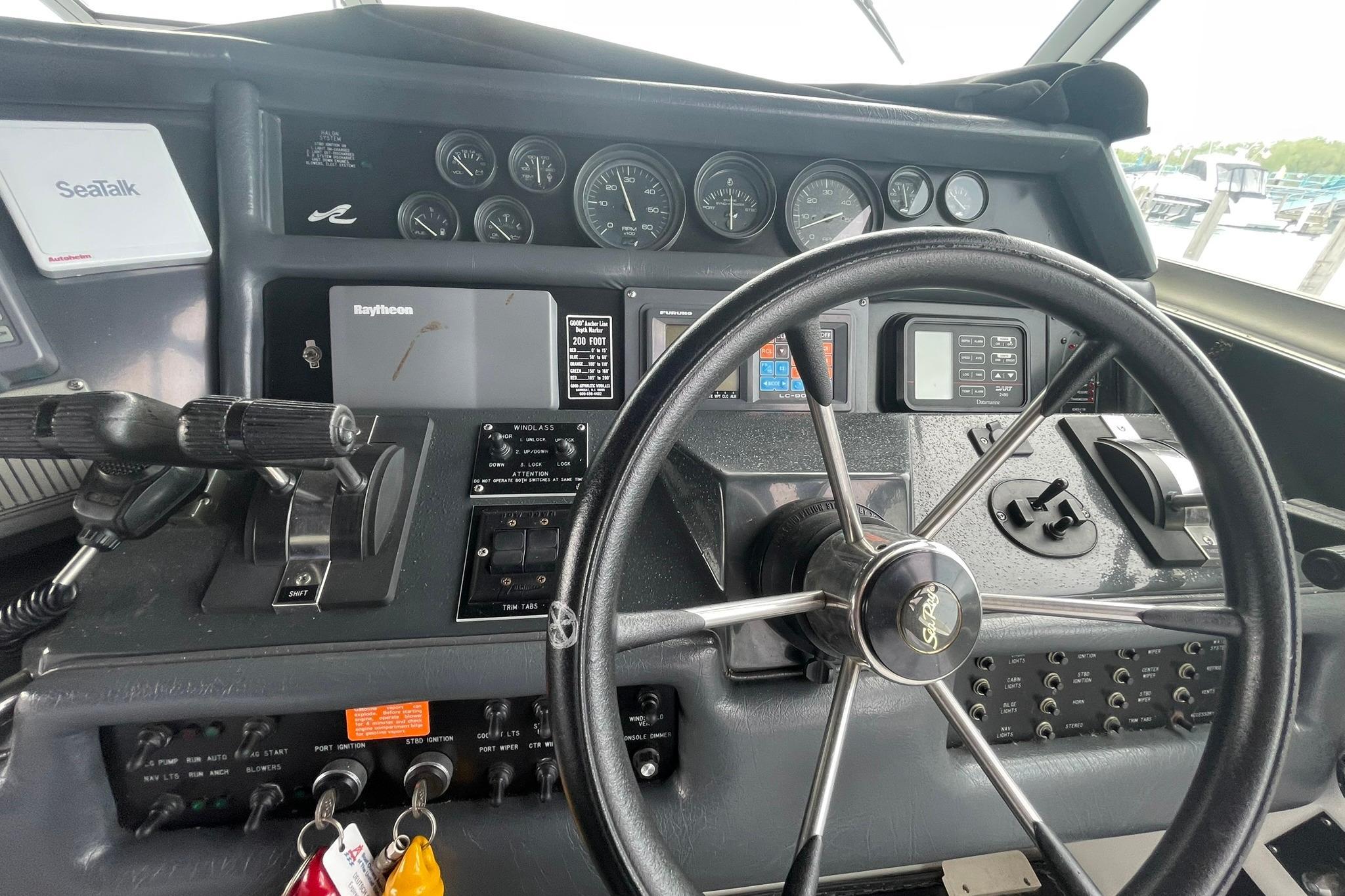 Used 1992 Sea Ray 370 Express Cruiser