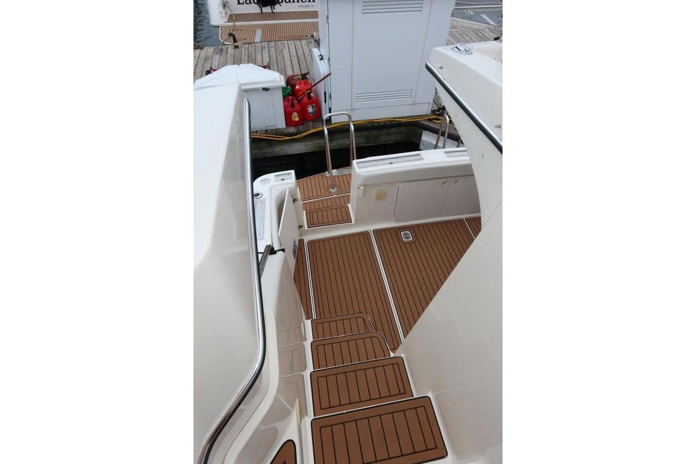 Used 2000 Silverton 330 Sport Bridge