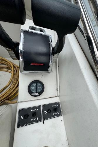 1993 Carver 280 Mid Cabin Express