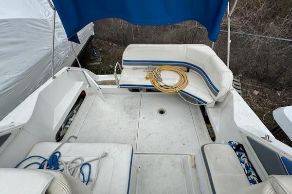 1993 Carver 280 Mid Cabin Express