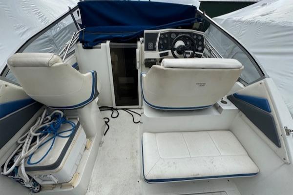 1993 Carver 280 Mid Cabin Express