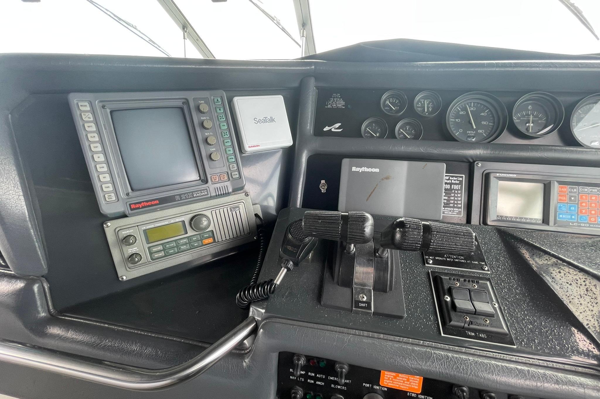 Used 1992 Sea Ray 370 Express Cruiser