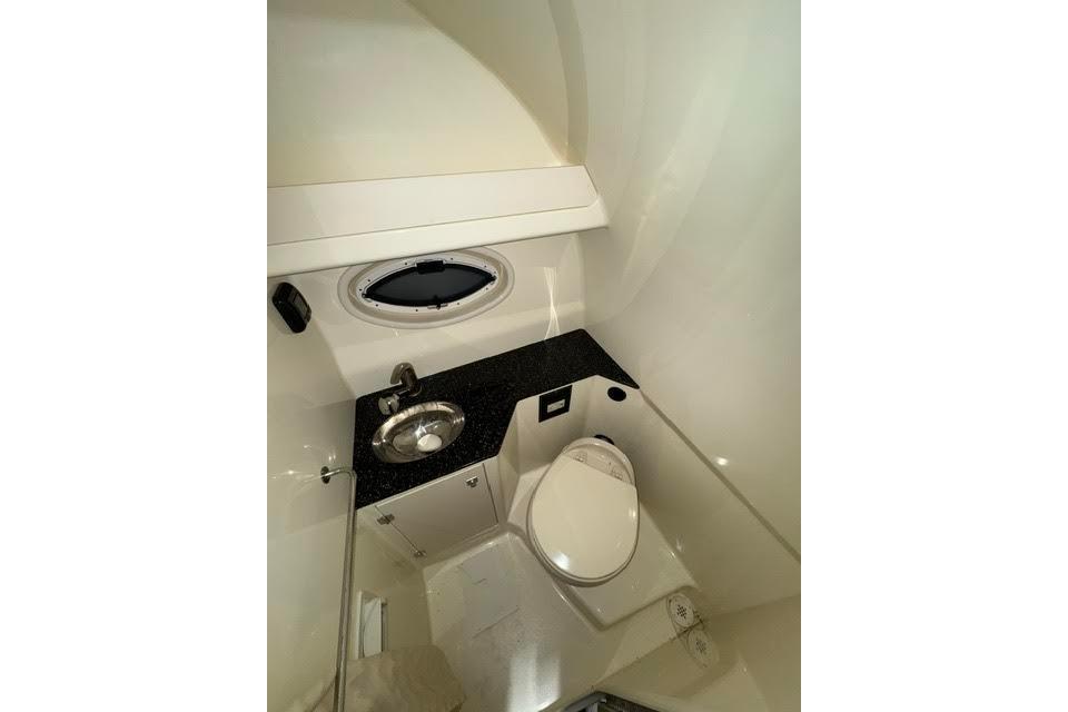 Used 2014 Monterey 295 Sport Yacht