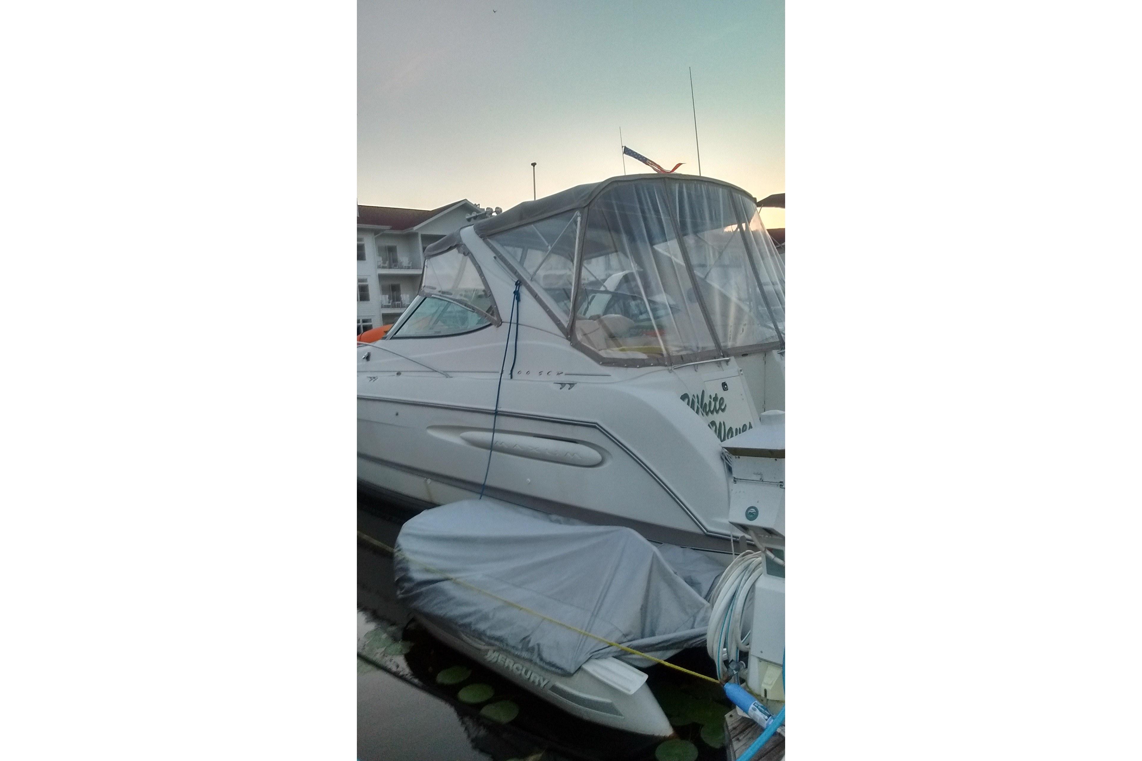 Used 2000 Maxum 3300 SCR