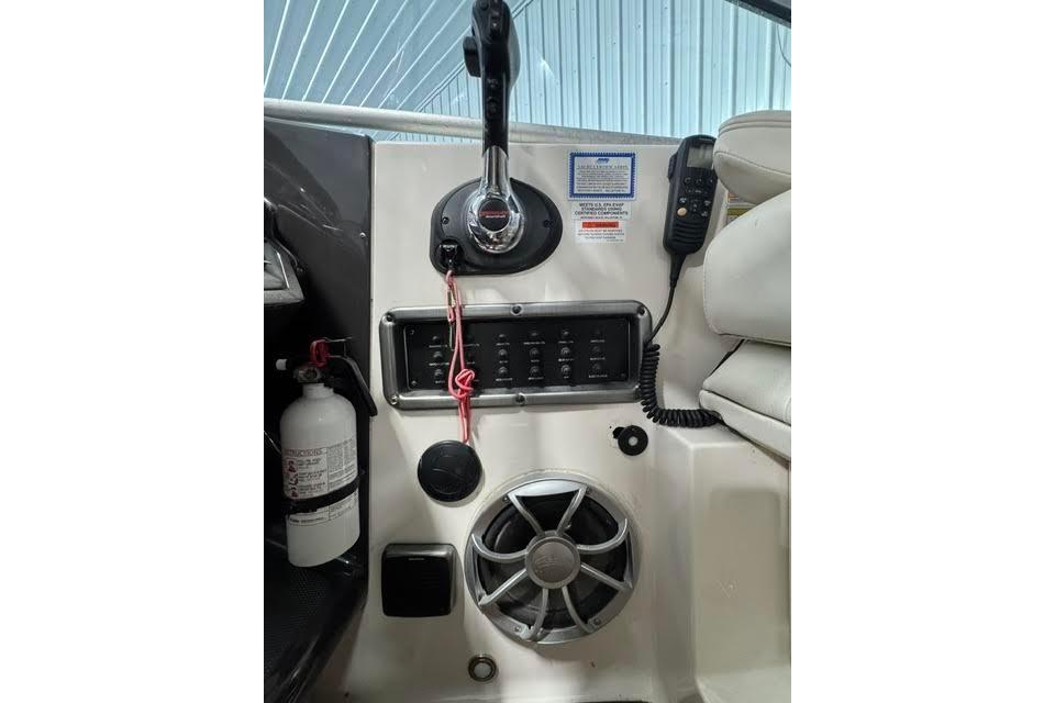 Used 2014 Monterey 295 Sport Yacht