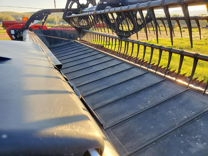 Used Case 8120 Combine w/ 40' Draper Head ** 1300 Sep Hrs **