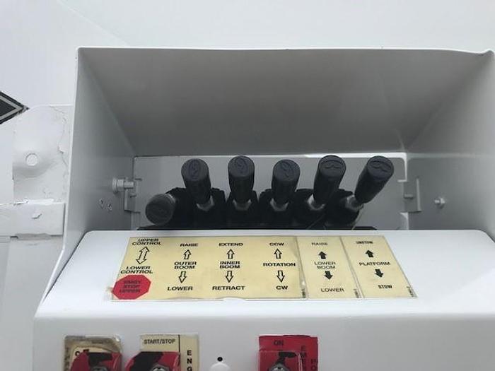 Used 2008 Versalift SST40EIH 45ft Backyard Bucket Crawler - C31650