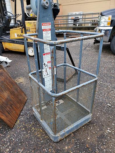 Used 2001 Ford F750 Terex BT3400 Crane Truck - M74771