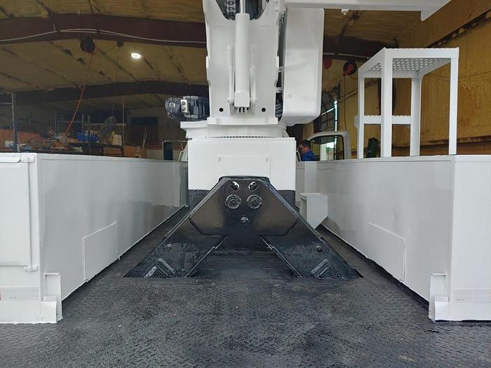 Used Altec AA55 60ft Bucket Boom on 2015 Ford F-750 4x2 Reg Cab Utility Truck - 44765