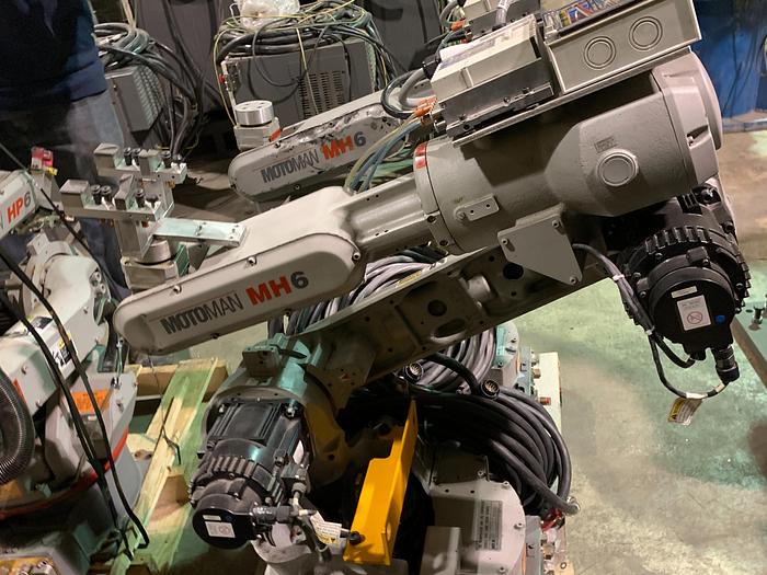 Used YASKAWA MOTOMAN MOTOMAN MH6 6 AXIS CNC ROBOT