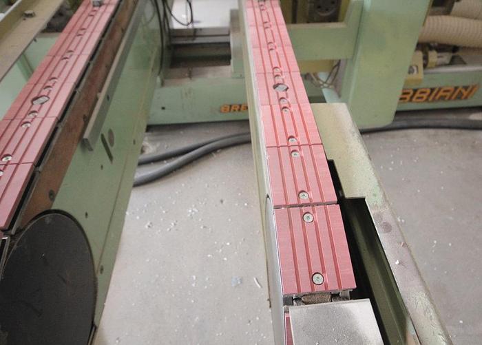 Chain for squaring/edgebanding line , squaring line , ligne de facconage-placage , squadraborda e squadratrici doppie