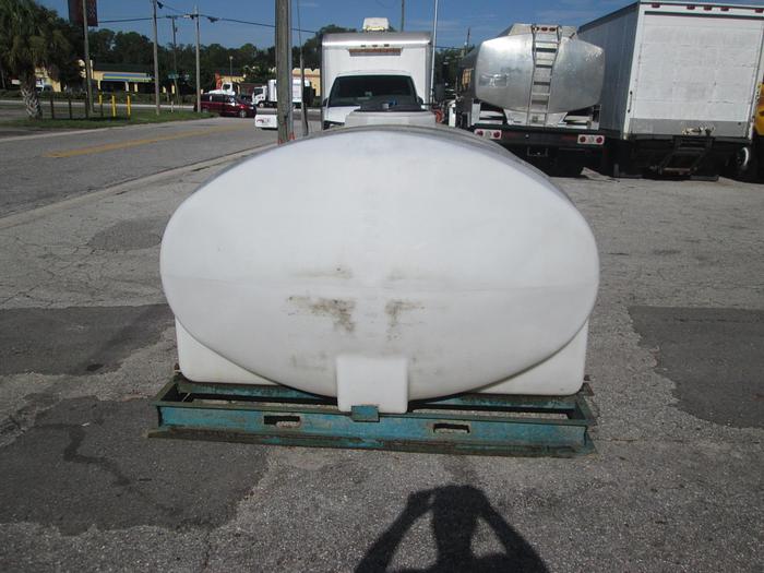 Used Skid Mounted 1000 Gallon Poly Tank