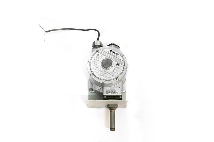 Used Barksdale Temperature Switch L1X-H351S Single Setting Explosion Proof (4443)