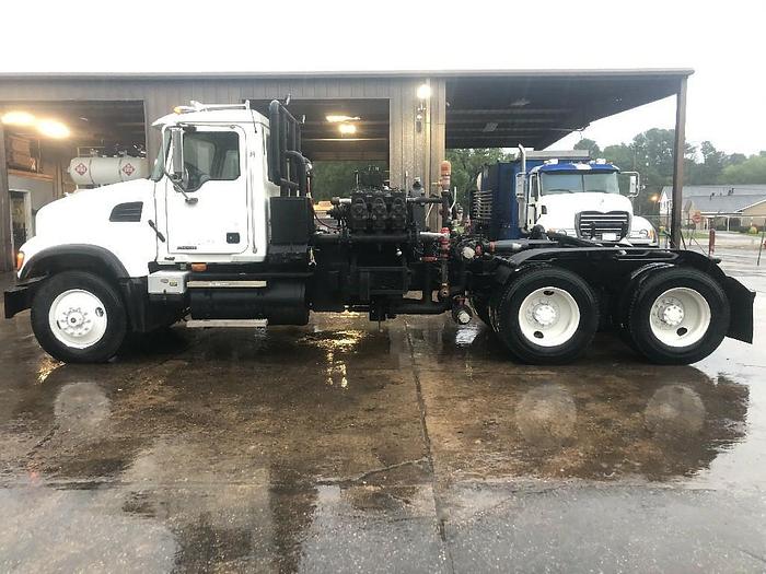 Used 2007 Mack CV713