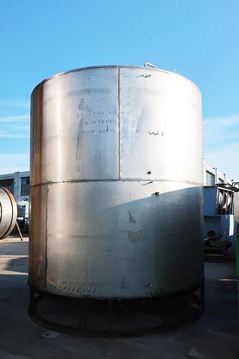 Used Used approximately 5200 gallon stainless steel vertical tank