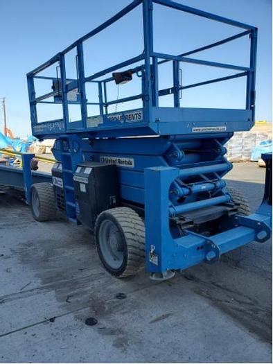 Used GENIE 43' 4WD SCISSOR LIFT GS-4390 RT
