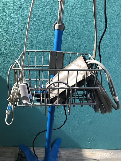 Used GE Dinamp V100 Patientenmonitor mit 1x Manschette, Fingersensor