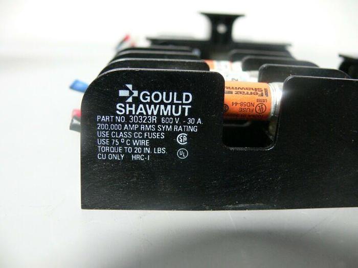 Used Lot of 10 Class CC Fuses in 4 Fuse Holders Gould Shawmut 30323R (x2) & 30322R