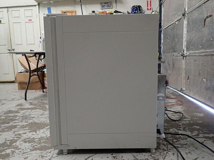 Used Thermo Electron VWR CO2 Air Jacketed Incubator Basic 10810-888