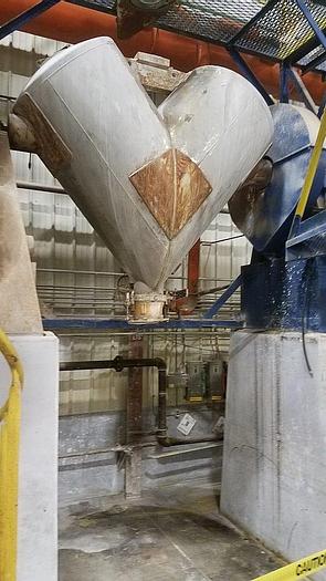 Used 75 CU. FT. P-K TWIN SHELL BLENDER – S/S – WITH INTENSIFIER BAR