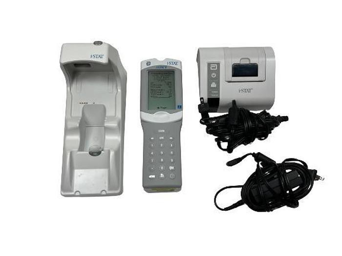 Abbott iSTAT 1 300G Handheld Clinical Hematology Analyzer plus Accessories