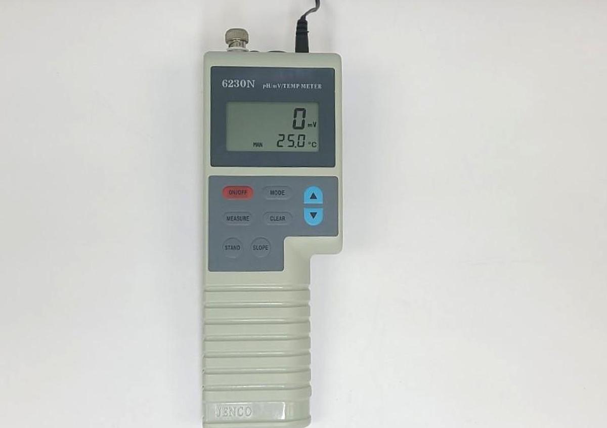 Used Jenco 6230N pH mV Temperature Handheld Digital Meter Tester