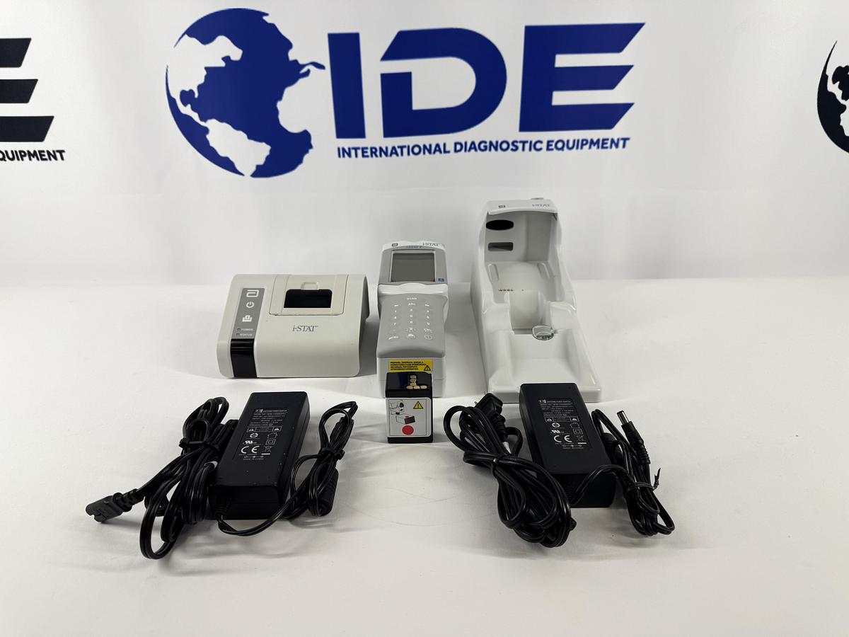 Abbott iSTAT 1 300G Handheld Clinical Hematology Analyzer plus Accessories