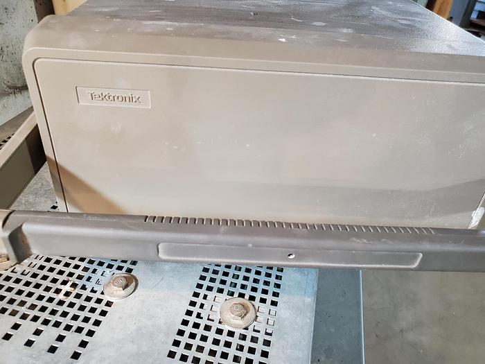 Used Tektronix 1240 Logic Analyzer *Tested* (A3)