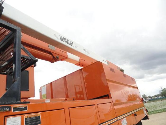 Used 2011 FREIGHTLINER BUSINESS CLASS M2 106